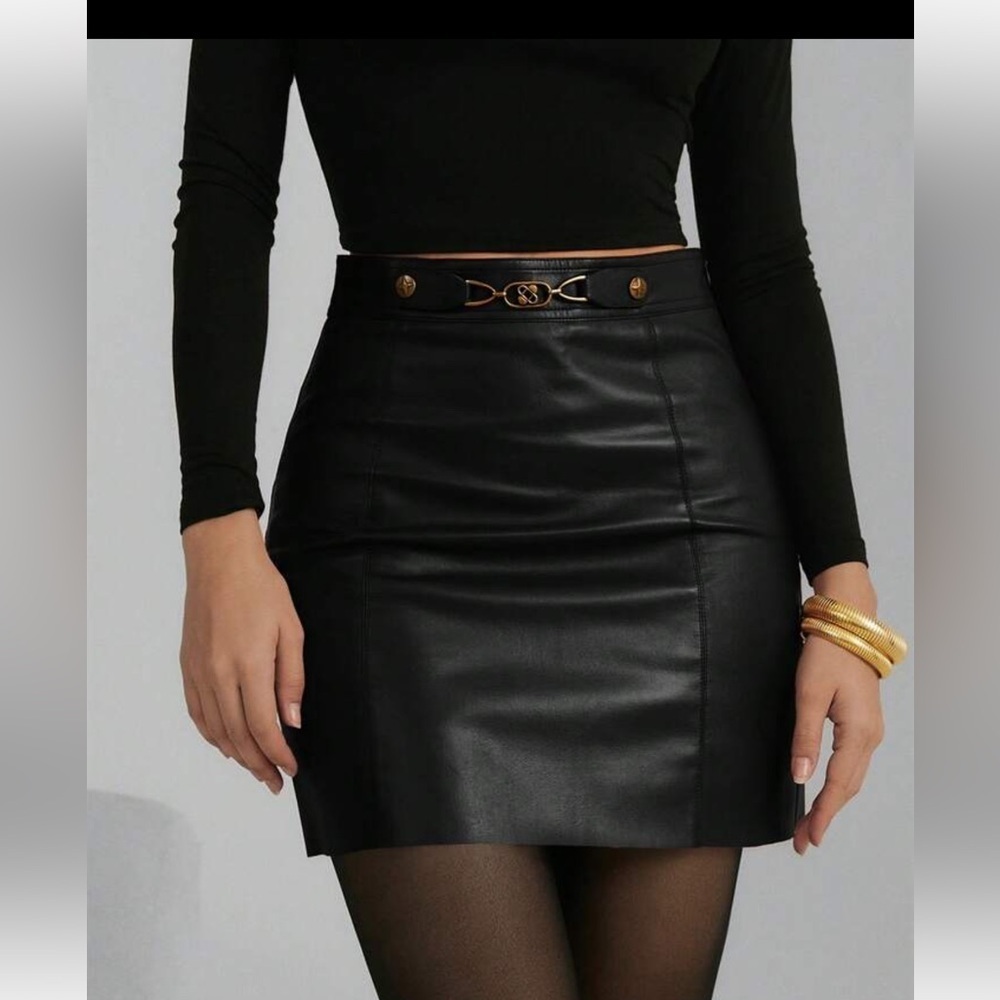 Elegant Black Faux Leather Skirt Size XS